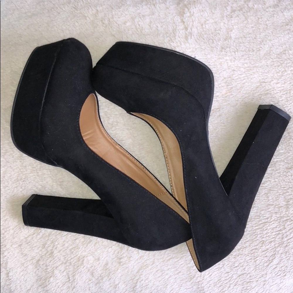 Black platform heels size 6.5